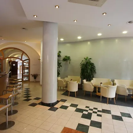 Hotel Trinity