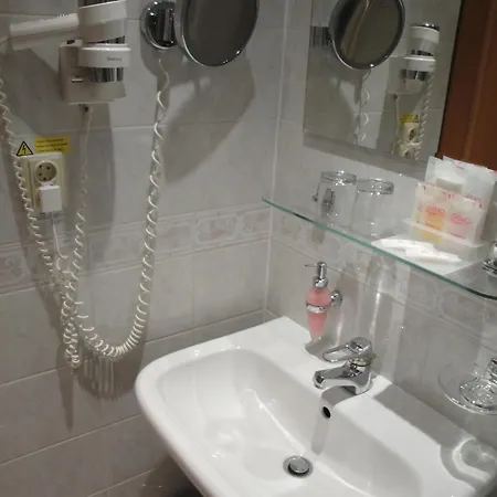 Trinity 4* אולומוץ