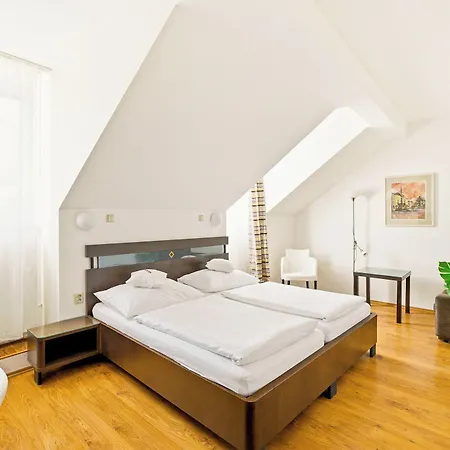 Trinity 4*